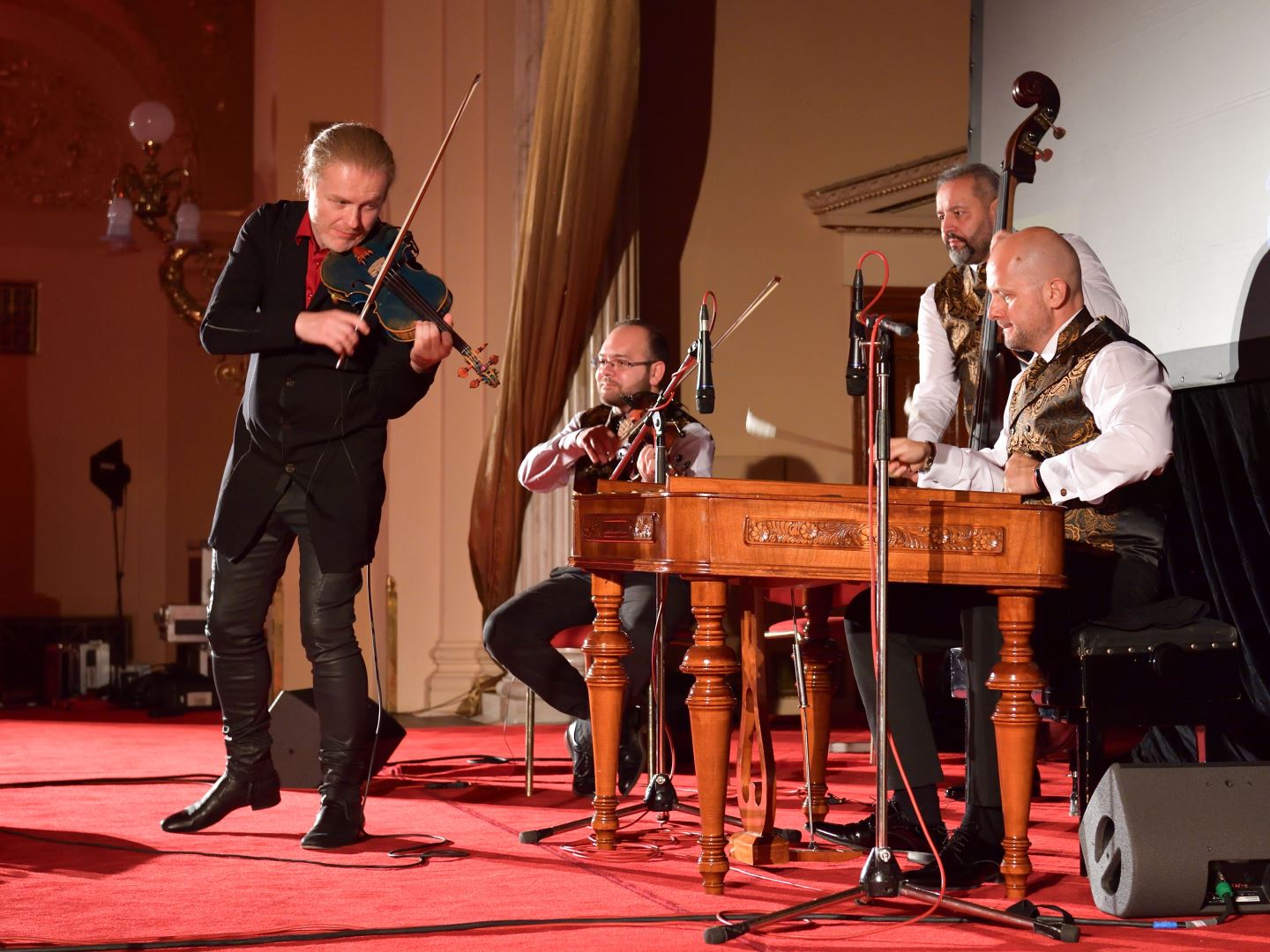 PAVEL ŠPORCL: GIPSY FIRE